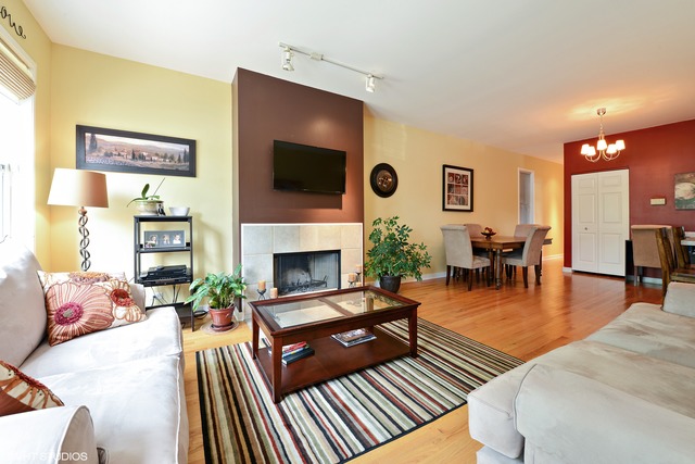 1300 W Grenshaw St #A, Chicago, IL 60607 photo 2