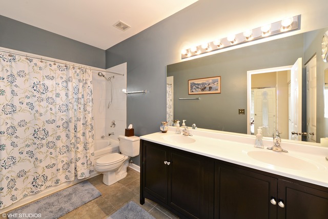 1300 W Grenshaw St #A, Chicago, IL 60607 photo 7