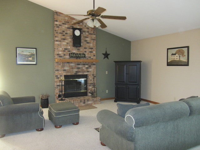 5 Kees Ln, Plano, IL 60545 photo 3