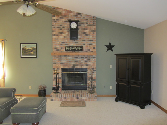 5 Kees Ln, Plano, IL 60545 photo 4