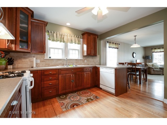 18320 School St, Lansing, IL 60438 photo 6