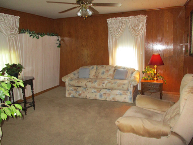 211 E 4th St, Spring Valley, IL 61362 photo 5