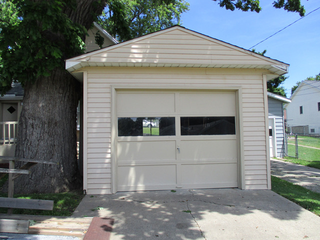 211 E 4th St, Spring Valley, IL 61362 photo 12