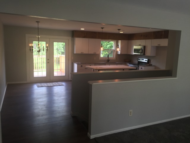 8320 Mark Dr, Roscoe, IL 61073 photo 4