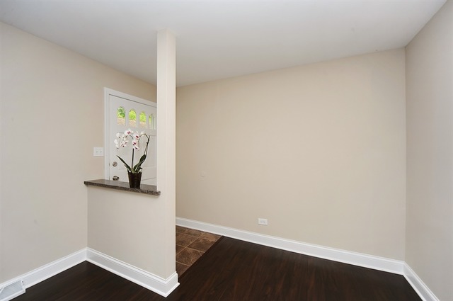 843 Valley Stream Dr #C, Wheeling, IL 60090 photo 2