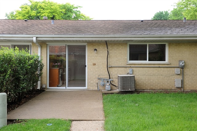 843 Valley Stream Dr #C, Wheeling, IL 60090 photo 10