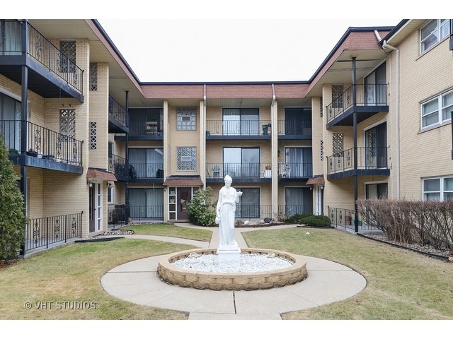 5024 N Austin Ave #2E, Chicago, IL 60630 photo 1