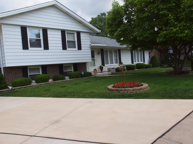 345 S Westgate Rd, Des Plaines, IL 60016 photo 1