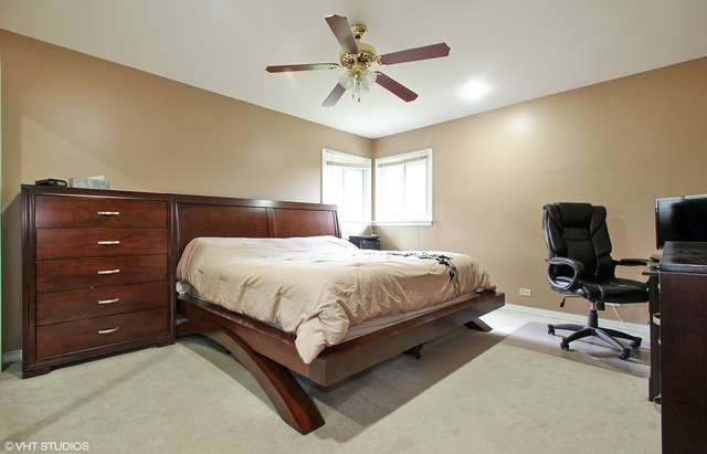 364 Dover Dr, Des Plaines, IL 60018 photo 9