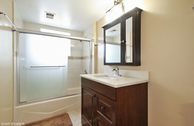 364 Dover Dr, Des Plaines, IL 60018 photo 13