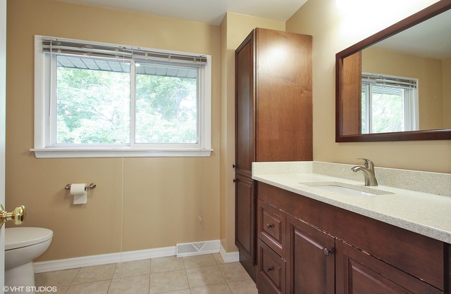 364 Dover Dr, Des Plaines, IL 60018 photo 12