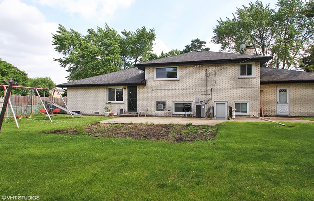364 Dover Dr, Des Plaines, IL 60018 photo 14