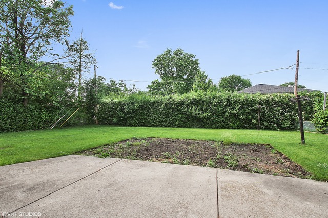 364 Dover Dr, Des Plaines, IL 60018 photo 15