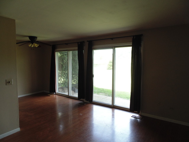 636 Mallard Ct #1C, Bartlett, IL 60103 photo 2