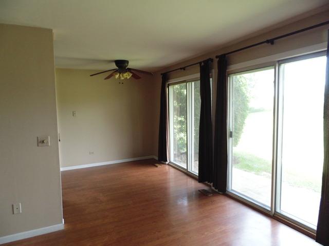 636 Mallard Ct #1C, Bartlett, IL 60103 photo 3