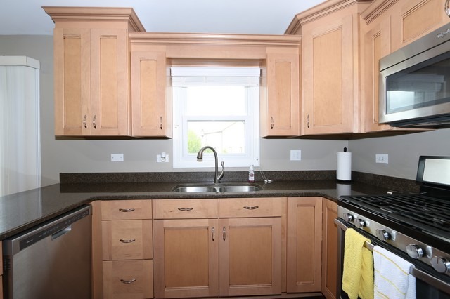 1301 Darlington Ct, Hoffman Estates, IL 60169 photo 9