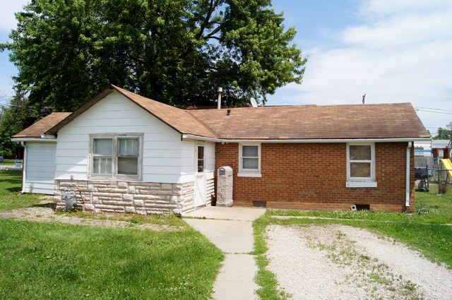 610 E Broadway St, Bradley, IL 60915 photo 2