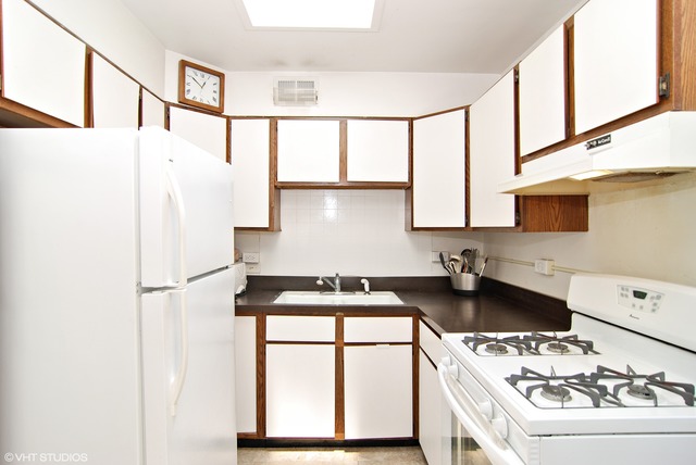 6504 Sinclair Ave, Berwyn, IL 60402 photo 3