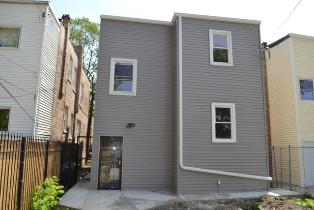 1124 N Leclaire Ave, Chicago, IL 60651 photo 17