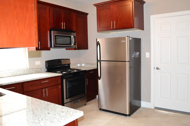 1124 N Leclaire Ave, Chicago, IL 60651 photo 8
