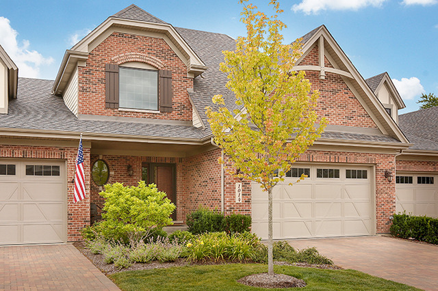 1014 Mackenzie Pl, Wheaton, IL 60187 photo 1