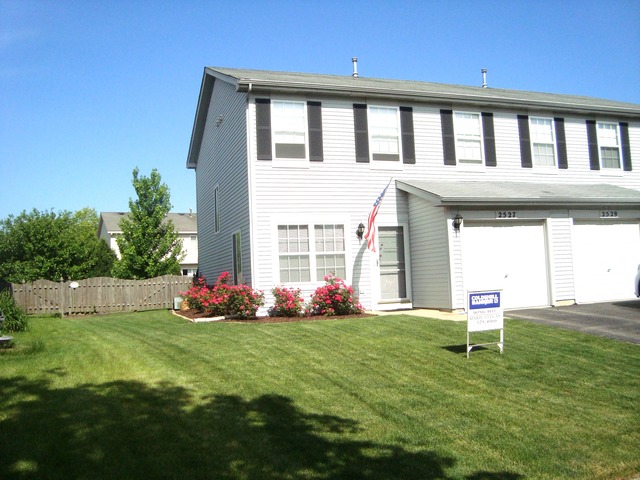 2527 Stonybrook Dr, Plainfield, IL 60586 photo 2