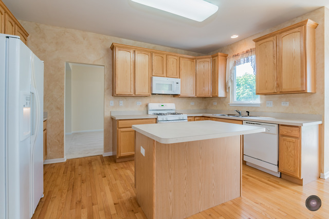 406 Hackney Ln, Oswego, IL 60543 photo 7
