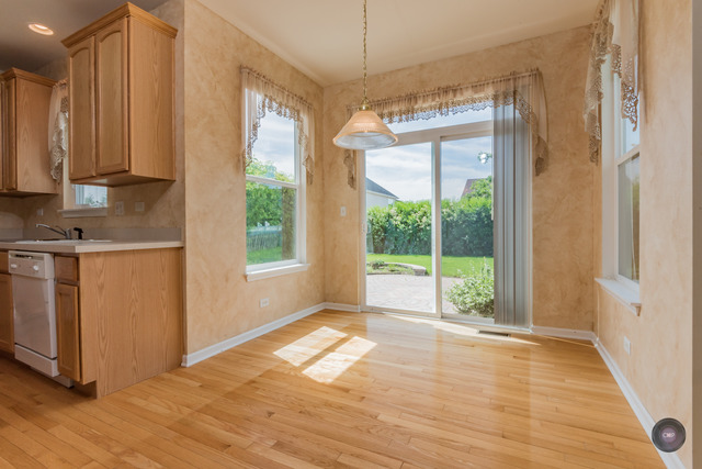 406 Hackney Ln, Oswego, IL 60543 photo 9