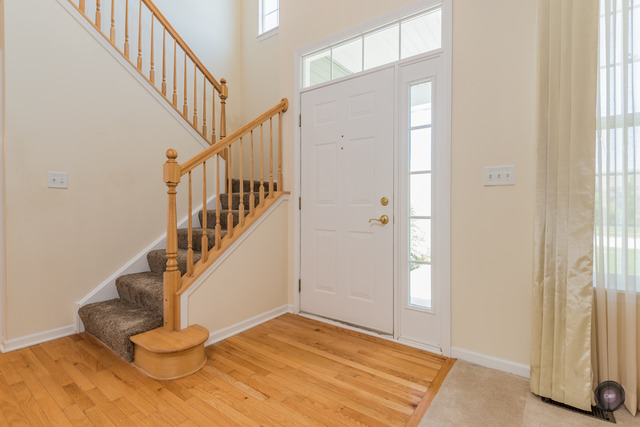 406 Hackney Ln, Oswego, IL 60543 photo 2