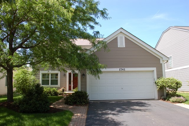 1741 Melbourne Ln, Aurora, IL 60503 photo 1