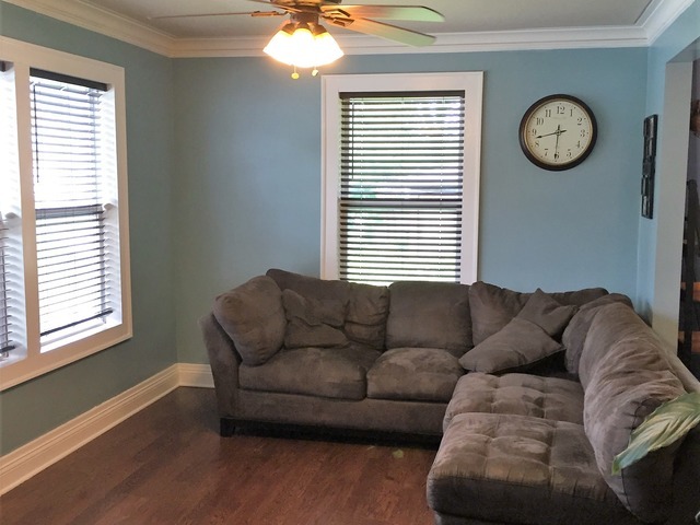 121 Vine St, Elgin, IL 60123 photo 4