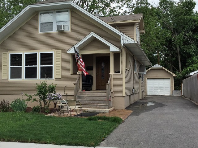 121 Vine St, Elgin, IL 60123 photo 1
