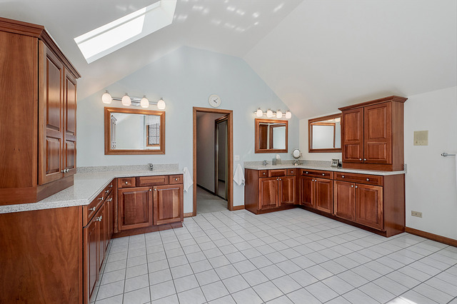 1029 Robbins Ct, Wheaton, IL 60187 photo 17