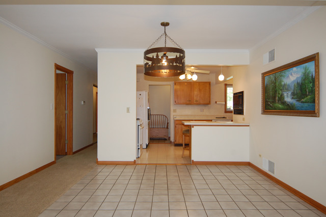 1410 Gentry Rd, Hoffman Estates, IL 60169 photo 5