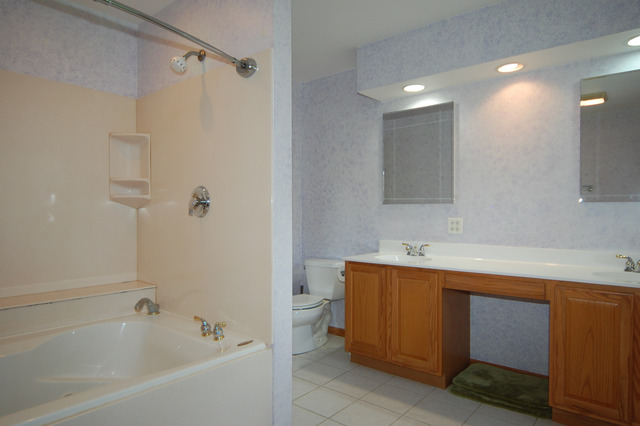1410 Gentry Rd, Hoffman Estates, IL 60169 photo 12