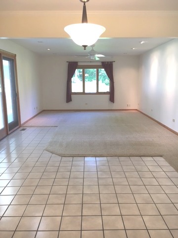 1410 Gentry Rd, Hoffman Estates, IL 60169 photo 6