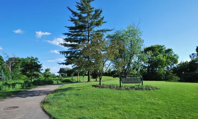 1410 Gentry Rd, Hoffman Estates, IL 60169 photo 22