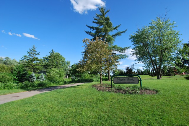 1410 Gentry Rd, Hoffman Estates, IL 60169 photo 23
