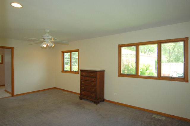 1410 Gentry Rd, Hoffman Estates, IL 60169 photo 10