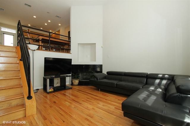 920 E 48th St, Chicago, IL 60615 photo 2