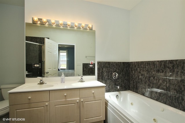 920 E 48th St, Chicago, IL 60615 photo 8