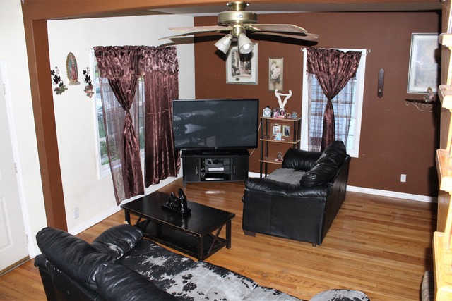 1142 Front St, Aurora, IL 60505 photo 9