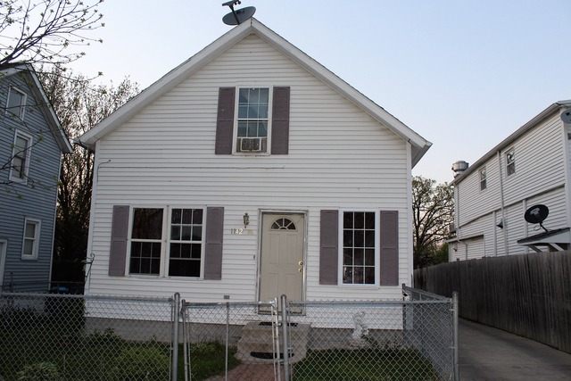 1142 Front St, Aurora, IL 60505 photo 1