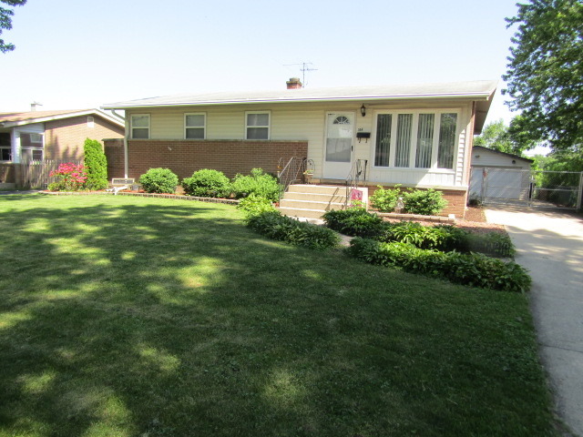 322 E Alden Dr, Addison, IL 60101 photo 1