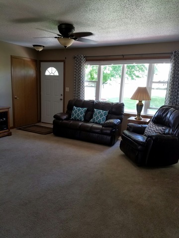 595 Penrose Rd, Dixon, IL 61021 photo 3