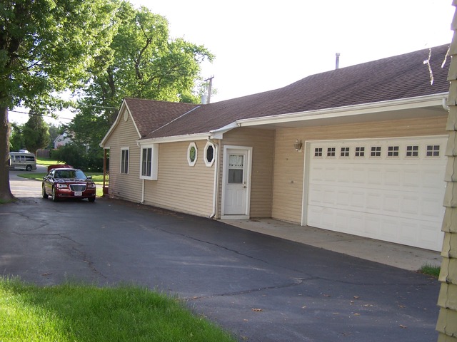 3515 Washington St, Mchenry, IL 60050 photo 1