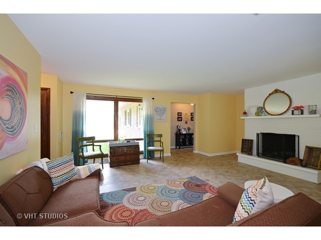 1601 Meadows Rd, Geneva, IL 60134 photo 4