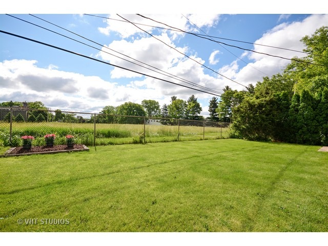 1601 Meadows Rd, Geneva, IL 60134 photo 16