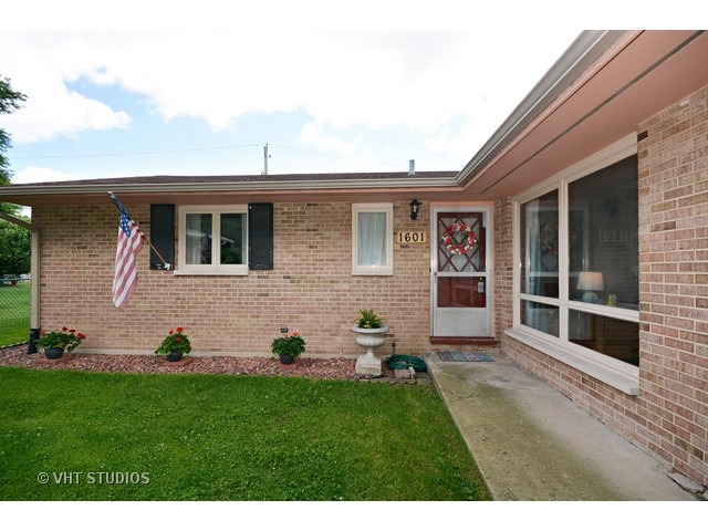 1601 Meadows Rd, Geneva, IL 60134 photo 1