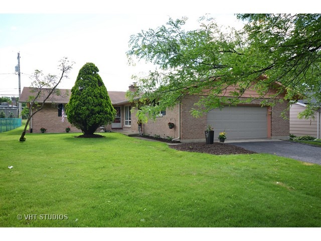 1601 Meadows Rd, Geneva, IL 60134 photo 2